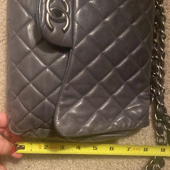 Jumbo Grey Chanel purse - Picture 6 of 6